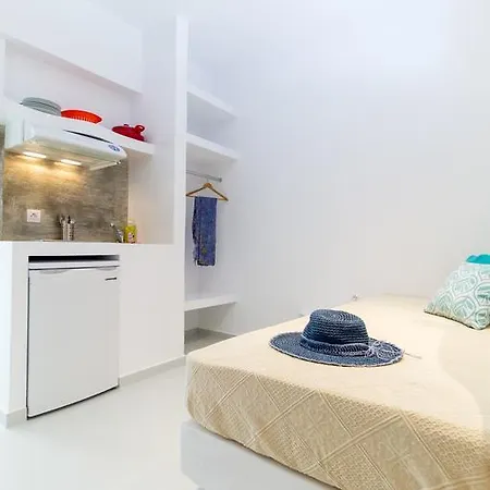 Aparthotel Naxos Colosseo *