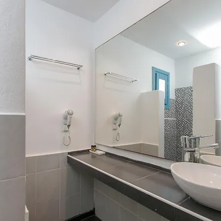 Naxos Colosseo Апарт-отель 3*