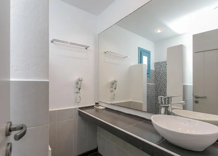 Naxos Colosseo Апарт-отель 3*